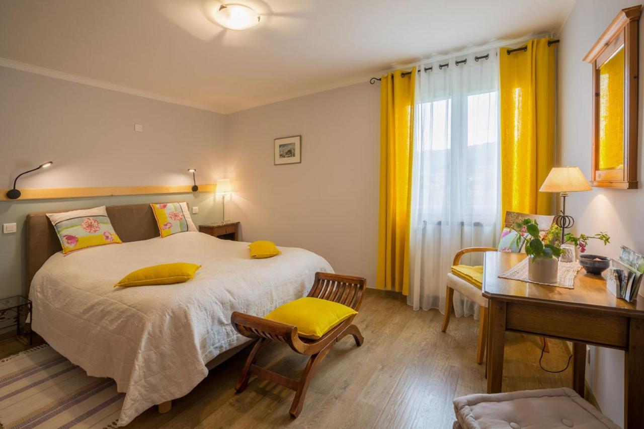 DOMAINE DE LAUDUN Gîte de groupe et chambres d'hôtes Villeneuve-de-Berg Extérieur photo