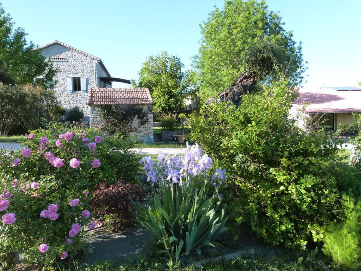 DOMAINE DE LAUDUN Gîte de groupe et chambres d'hôtes Villeneuve-de-Berg Extérieur photo