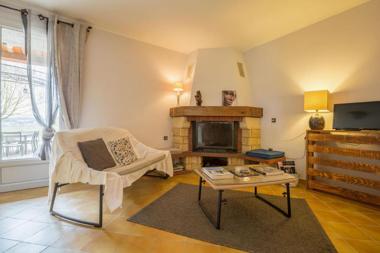 DOMAINE DE LAUDUN Gîte de groupe et chambres d'hôtes Villeneuve-de-Berg Extérieur photo