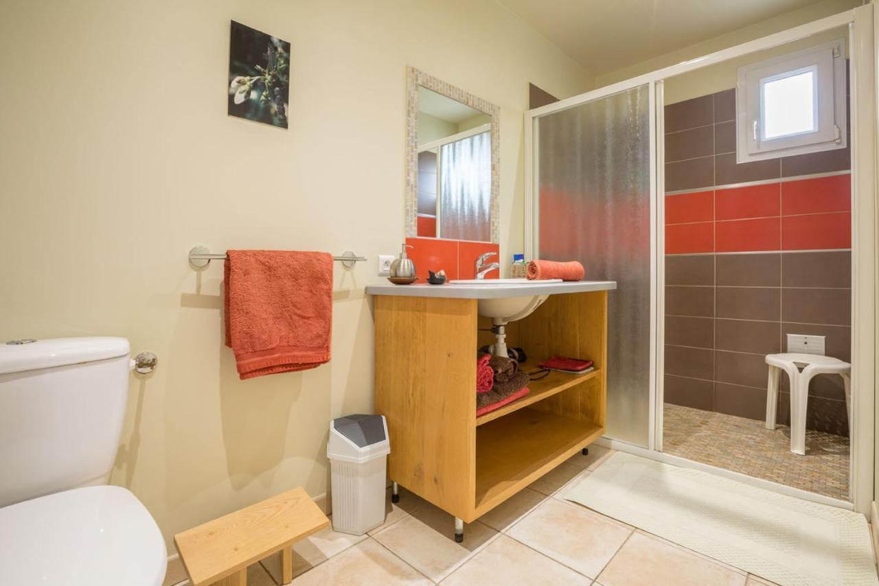 DOMAINE DE LAUDUN Gîte de groupe et chambres d'hôtes Villeneuve-de-Berg Extérieur photo