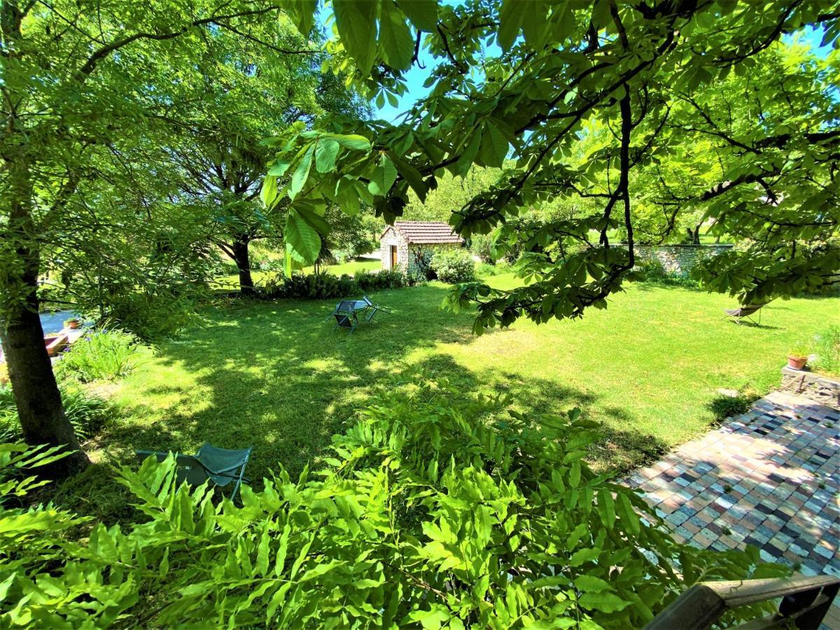 DOMAINE DE LAUDUN Gîte de groupe et chambres d'hôtes Villeneuve-de-Berg Extérieur photo